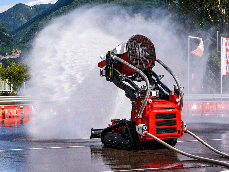 Firefighting robot TAF35 – Firefighting with water mist