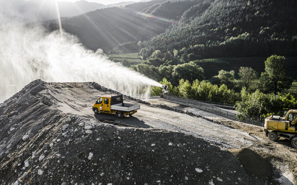 Dust Suppression with V22 Dust Controller